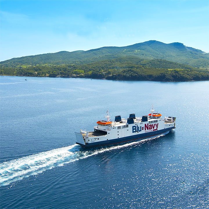 Le ferry BluRavy Acciarello en mer