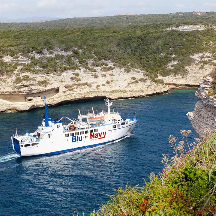 BluNavy ferry Ichnusa
